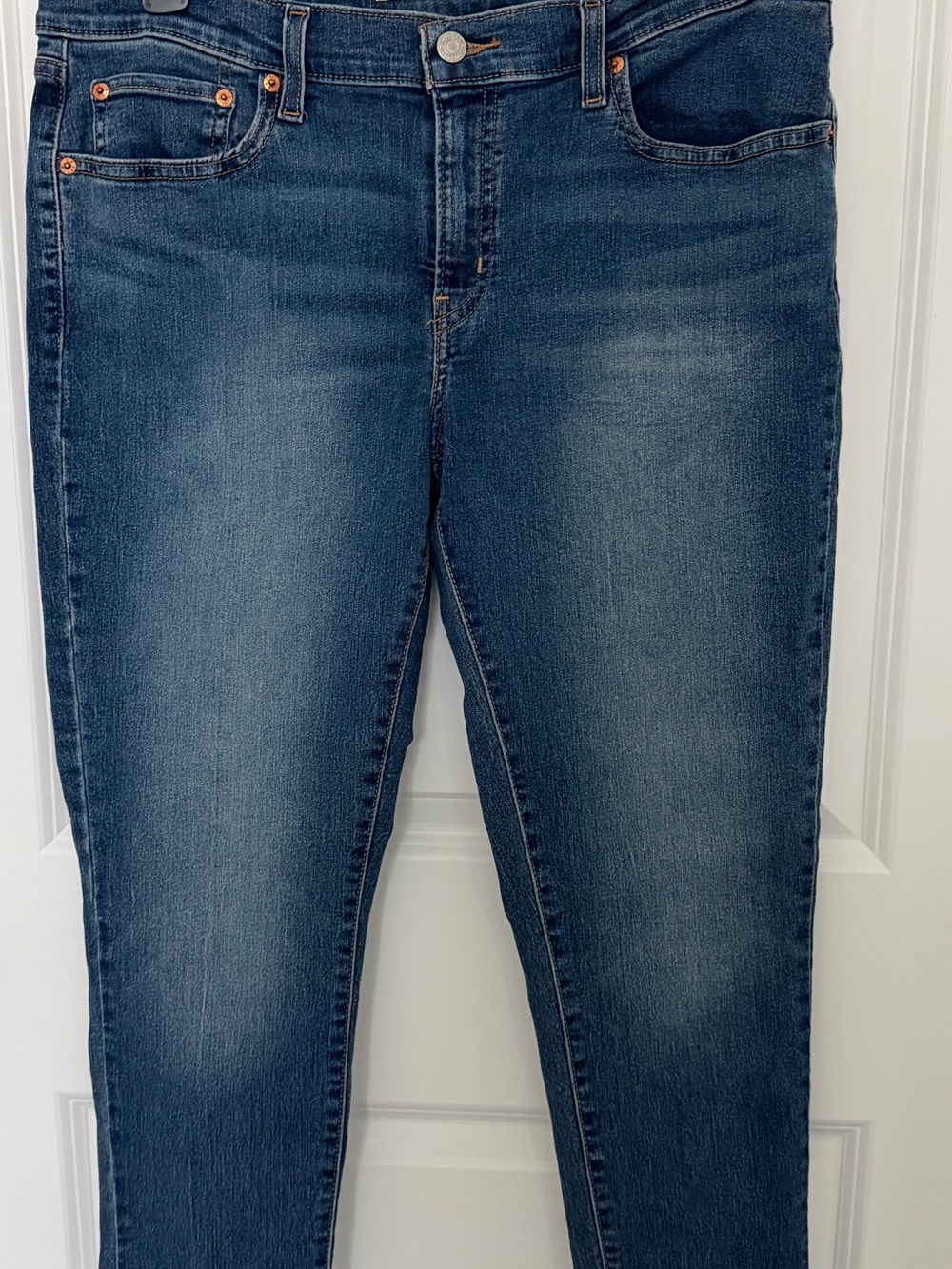 Levi's Women's Dark Blue Skinny Jeans with Faded Wash
